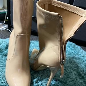 Size 8 only worn twice !!